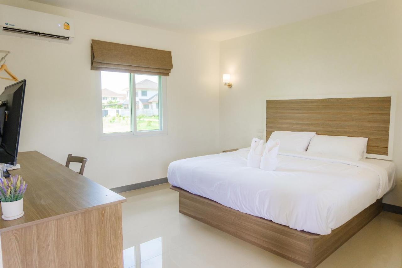 One Chumphon Hotel מראה חיצוני תמונה