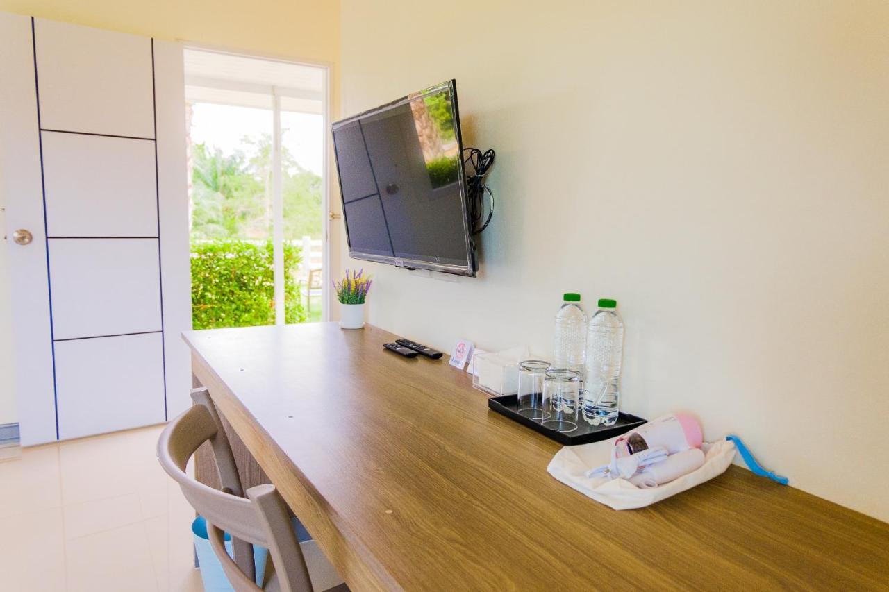 One Chumphon Hotel מראה חיצוני תמונה