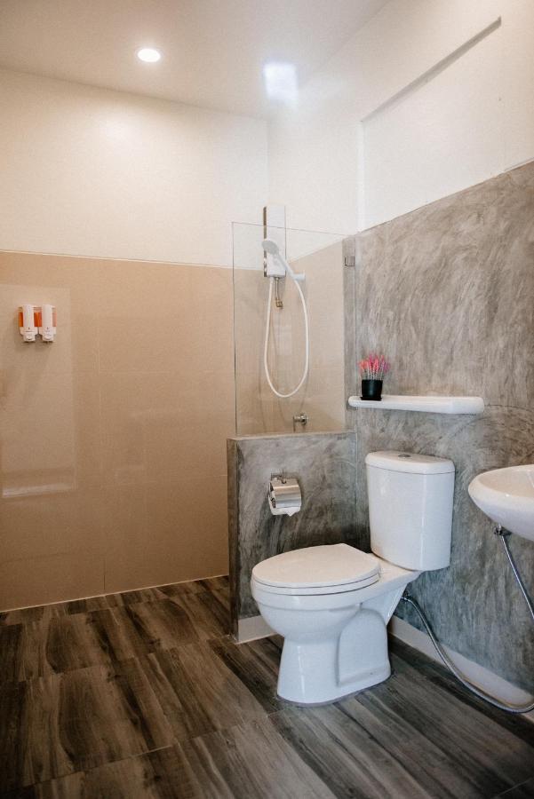 One Chumphon Hotel מראה חיצוני תמונה