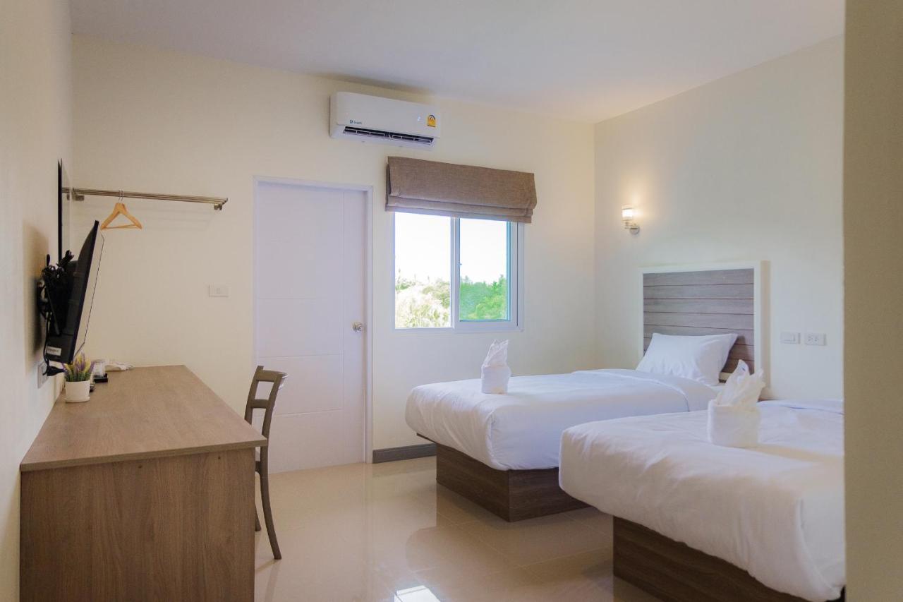 One Chumphon Hotel מראה חיצוני תמונה